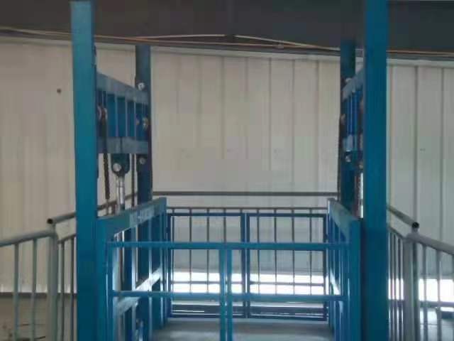 導軌式升降貨梯不屬于特種設(shè)備(圖1) r9z-WpWtDDj9gB71jSLIoRAAYt8.jpg