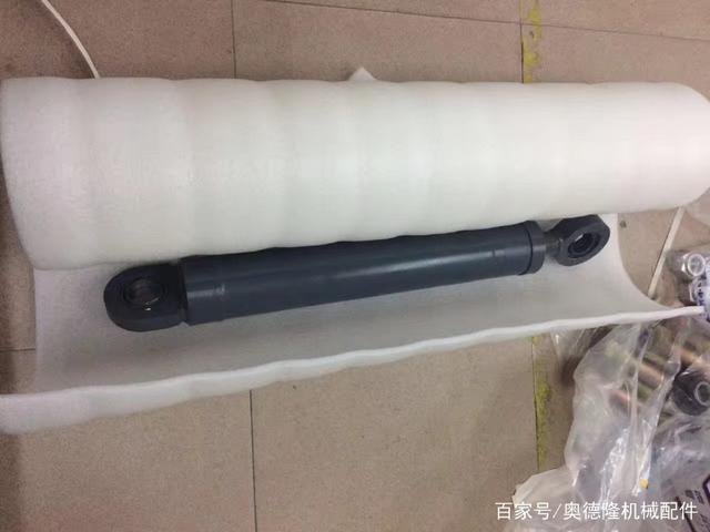 拆卸液壓油缸的注意事項(xiàng)(圖2) 拆卸液壓油缸的注意事項(xiàng)(圖2)